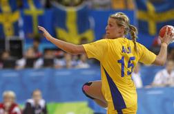 Univerzalna Švedinja zabila in obranila gol v isti minuti