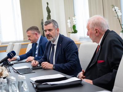 Kajzer: Prenovljena zunanjepolitična strategija mora odražati aktualno geopolitično okolje