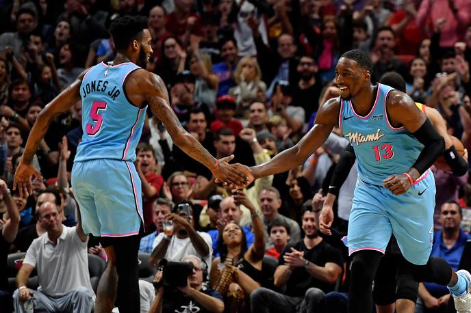 Miami Heat | Dragićeva soigralca Bam Adebayo in Derrick Jones Jr. sta prispevala pomemben delež k zmagi nad Utahom. | Foto Reuters