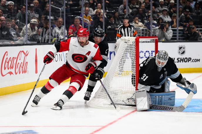 Carolina Hurricanes | Hokejisti Caroline so s 4:3 premagali Los Angeles Kings. Anže Kopitar zaradi poškodbe ni igral.  | Foto Reuters