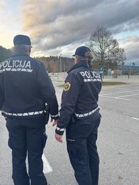 Policija okrepila enote v Novem mestu