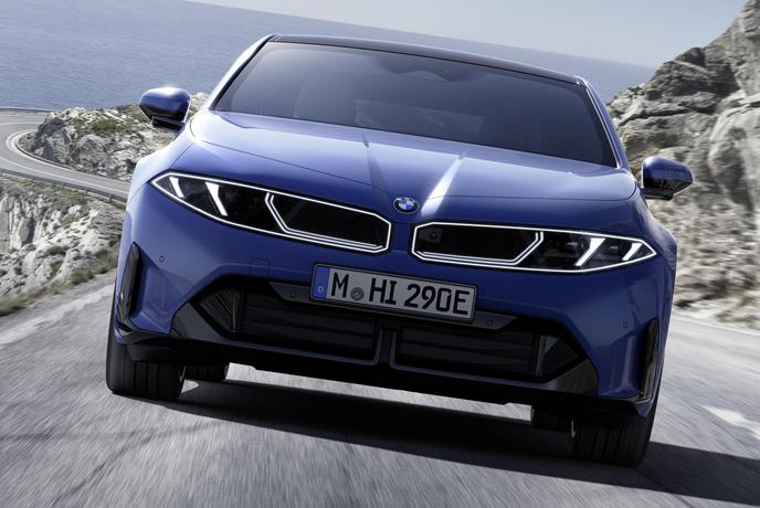 Veliko povpraševanje, BMW bo očitno moral pohiteti s prodajo #foto