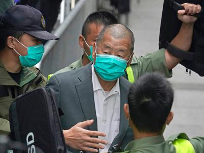 Hongkonški prodemokratični medijski magnat Jimmy Lai obsojen na 20 let zapora