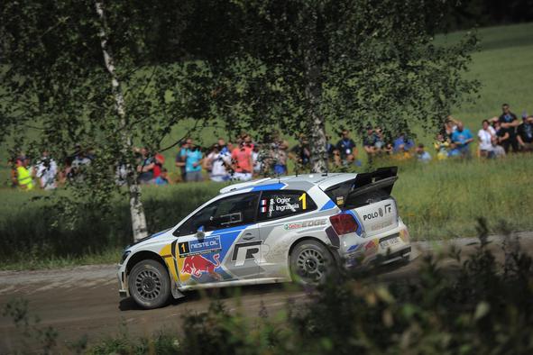 Ogier tik za vodilnim Latvalo