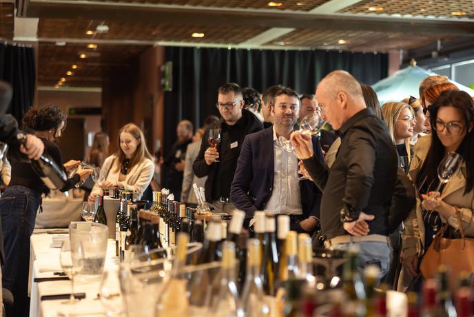 Zbrana vinska elita: 600 strokovnjakov, prestižna vina in novi trendi