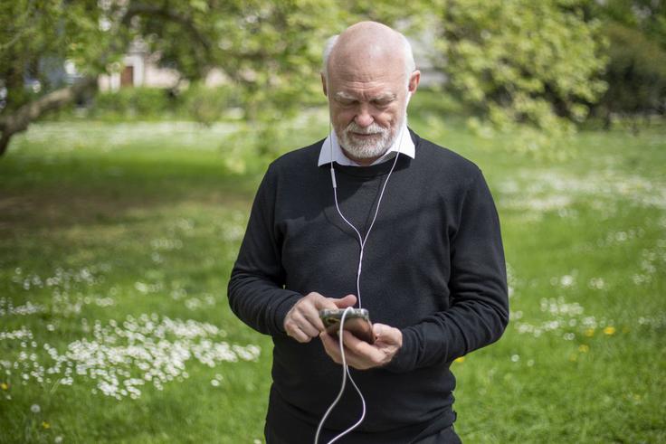 Eden izmed slovenskih projektov občanske znanosti je aplikacija Zapisi spomina, ki omogoča beleženje in objavljanje spominov starejših o najrazličnejših vidikih življenja v preteklosti. | Foto: Mreža občanske znanosti