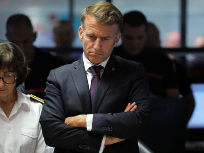 Ognjeni pekel v Franciji: Macron opozarja na najhujše požare po drugi svetovni vojni #foto