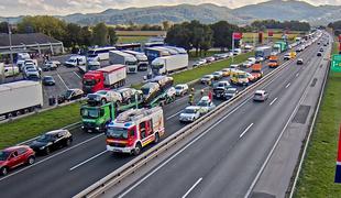 Štajerska avtocesta ponovno prevozna, ostaja daljši zastoj