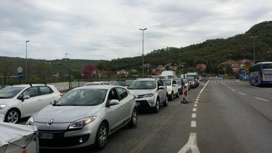 Pozor: gneča na mejnih prehodih. Najdlje boste čakali na Dragonji in Sečovljah