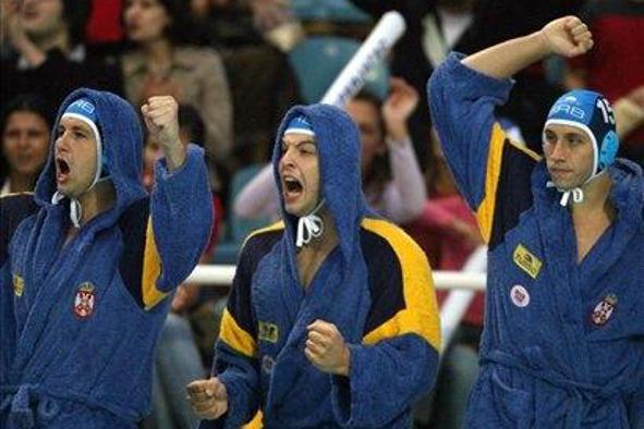 Srbi v Carigradu povsem strli slovenske vaterpoliste