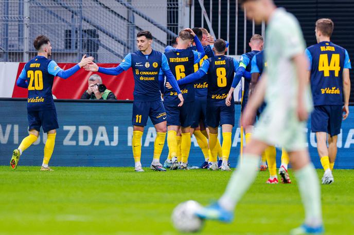 NK Celje : NK Olimpija | Celjani so z zmago nad Olimpijo naredili še korak proti naslovu državnih prvakov, Ljubljančani pa so po porazu zdaj peti. | Foto Aleš Fevžer