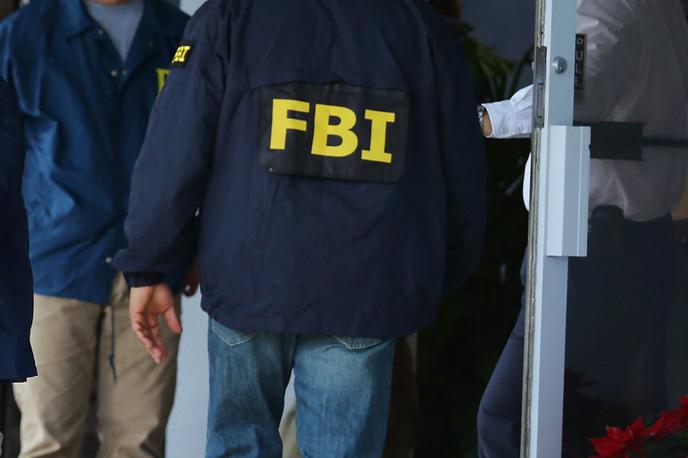FBI | Durham je doslej v dveh letih dosegel priznanje analitika FBI, da je priredil prošnjo za izdajo preiskovalnega naloga za Trumpovega sodelavca pred posebnim tajnim sodiščem. Pred kratkim je obtožil pravnika iz kampanje Hillary Clinton Michaela Sussmana, da je lagal agentom FBI. | Foto Getty Images