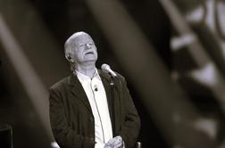 Umrl legendarni italijanski kantavtor