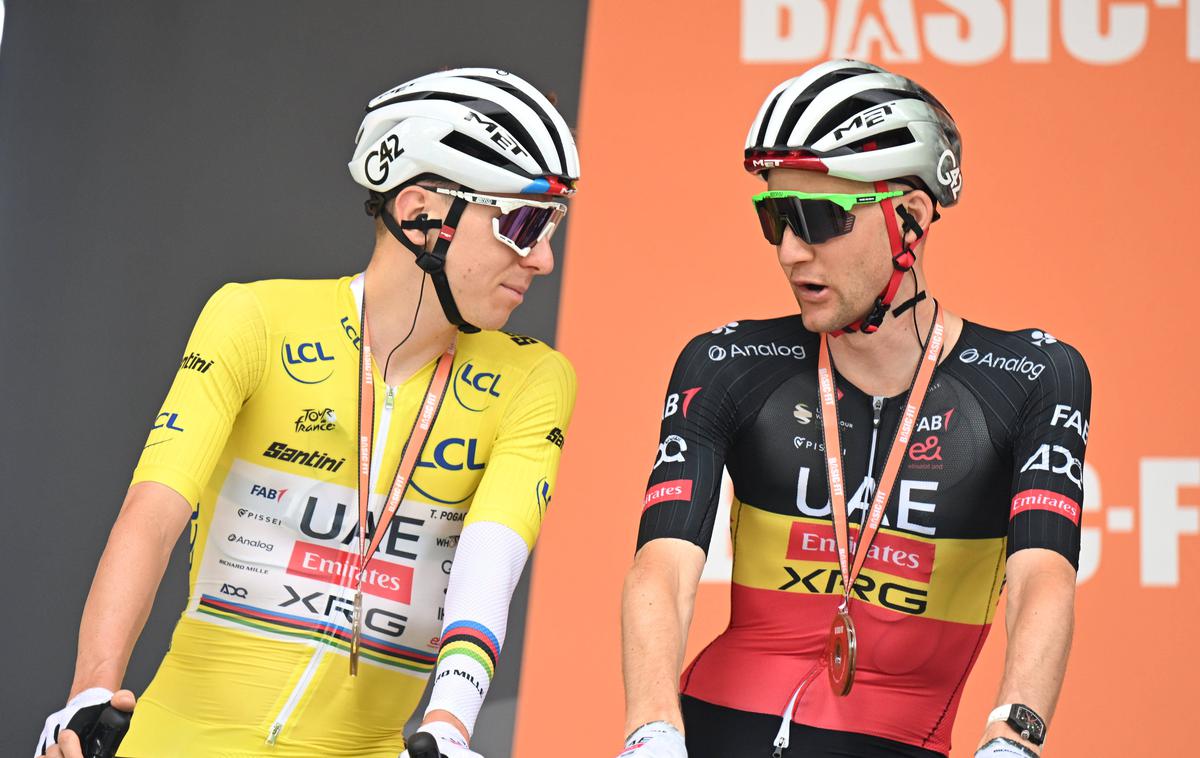 Tadej Pogačar, Tim Wellens, TDF 2025 | Tim Wellens je razkril, kako hudo je bilo v resnici s Pogačarjevim kolenom ob koncu letošnjega Toura.  | Foto Guliverimage
