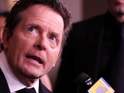 CNN objavil nekrolog za Michaela J. Foxa, ta je sporočil, da je še živ