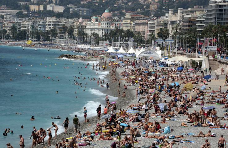 Kdaj bodo plaže v Nici znova tako polne? | Foto: Reuters