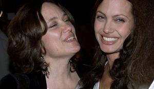 Angelina Jolie ne namerava posneti filma o svoji materi