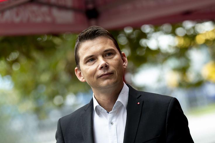 Glavni tajnik SD Dejan Levanič je po kongresu, kot je pojasnil, Fajonovi čestital za zmago, Predniku pa za dober rezultat. Po njegovi oceni je bilo veliko dela opravljenega tudi na terenu in se je pokazala "neka dinamika". Ob koncu kongresa pa je po njegovih besedah čas, da se združi moči oz. da stranka čim bolj enotno nadaljuje svojo pot. | Foto: Ana Kovač
