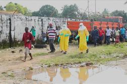 Zdravniki brez meja: Svet izgublja bitko za nadzor ebole