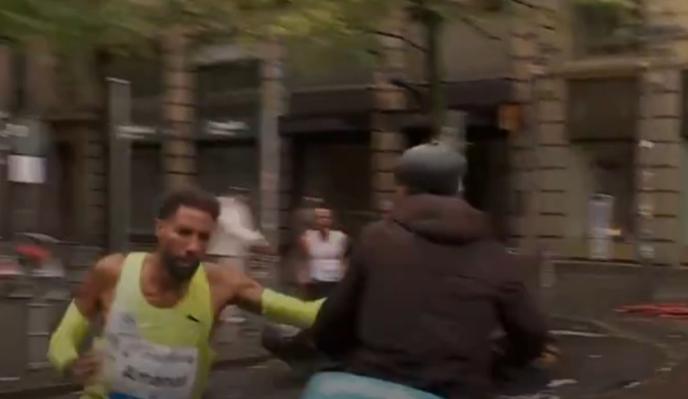 Nenavaden prizor na maratonu v Nemčiji #video