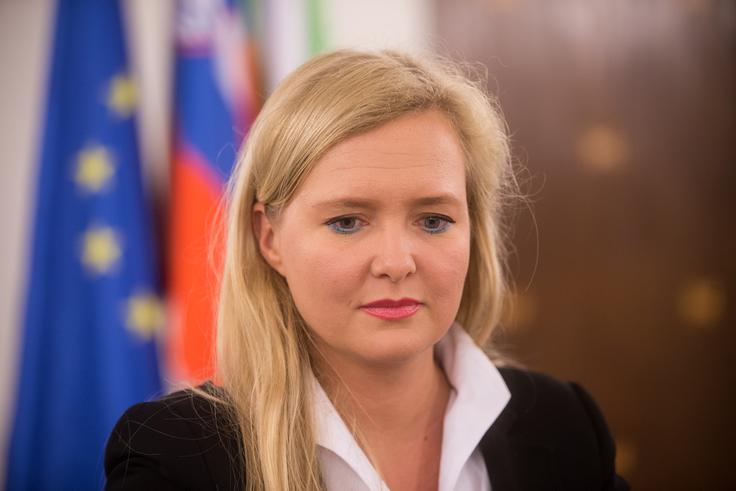 "Mednarodnih pogodb, ki posegajo na področje človekovih pravic, se sploh ne da odpovedati," pravi Vasilka Sancin. | Foto: Bor Slana