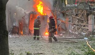 V ruskem raketnem napadu na Zaporožje več mrtvih #video