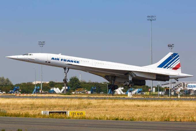 Letalo Concorde družbe Air France so po upokojitvi na ogled postavili na robno območje glavnega pariškega letališča Chales de Gaulle, ki je tudi matično letališče tega francoskega nacionalnega letalskega prevoznika. | Foto: Guliverimage
