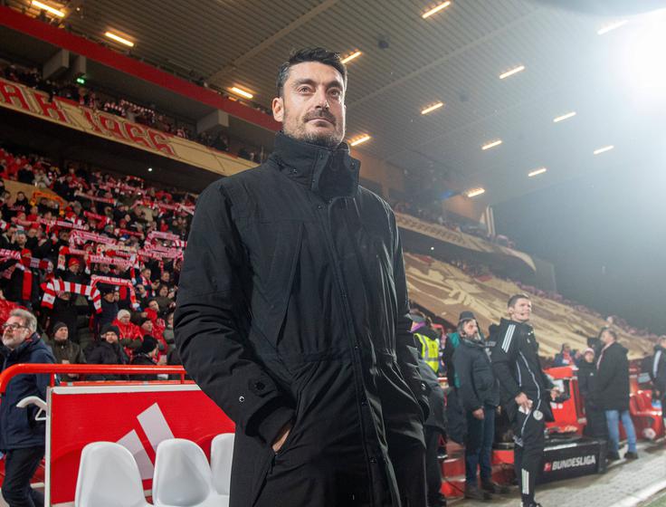 Albert Riera je svojo misijo v Nemčiji začel z orli na osmem mestu. Na tem mestu jih je tudi zapustil. | Foto: Guliverimage