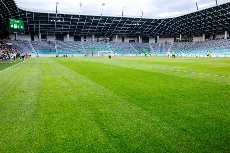 Olimpija Kairat Prva tekma na prenovljeni zelenici v Stožicah je bila odigrana 8. julija med Olimpijo in Kairatom (1:1). | Foto: Aleš Fevžer