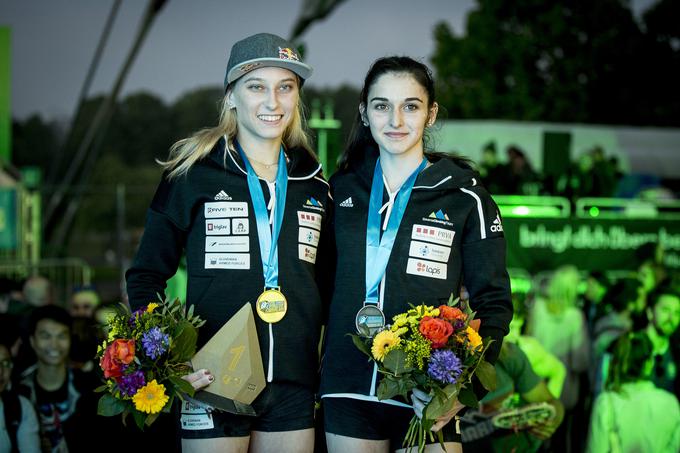 Mia Krampl je v nedeljo v Münchnu osvojila svojo prvo medaljo na tekmi svetovnega pokala. V balvanih je osvojila 3. mesto.  | Foto: Ana Kovač