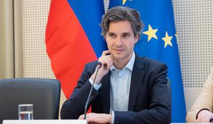 Mesec odgovarja kritikom: pokojninska reforma prinaša blaginjo