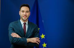 Bruselj še preučuje Golobovo pismo v zvezi z domnevnim tujim vmešavanjem v volitve