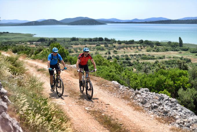 Vransko jezero, kolesarjenje | Foto: Vedran Metelko