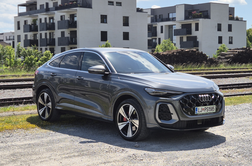 Audi Q5 Sportback e-hybrid: prestižni SUV z več kot 100 kilometri električnega dosega