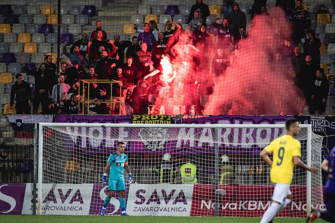 Maribor Bravo | Maribor bo moral plačati 1900 evrov kazni. | Foto Blaž Weindorfer/Sportida