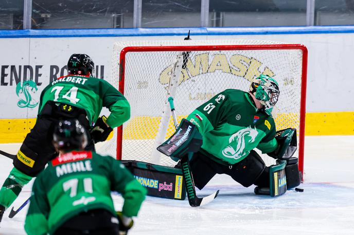 HK Olimpija Red Bull Salzburg | Olimpija gostuje pri novincu v tekmovanju v Budimpešti. | Foto Aleš Fevžer