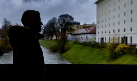 Njegova mama je ogromno prejokala. Bilo mu je hudo, ko je ostajal sam.