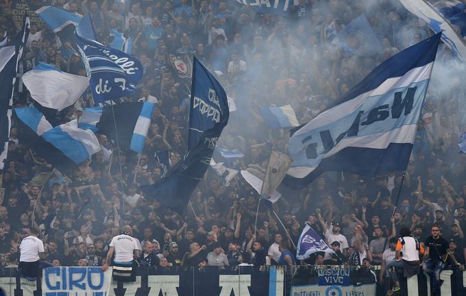 V Videm je pripotovalo več kot deset tisoč navijačev iz Neaplja. | Foto: Reuters