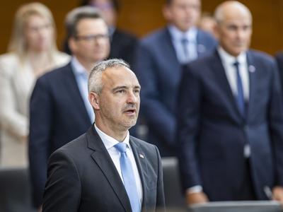 V DZ vložen predlog o nedopustnosti referenduma o interventnem zakonu