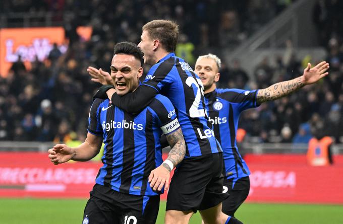 Lautaro Martinez je dosegel že 12. zadetek v tej sezoni. Inter je v tem letu že premagal Milan v italijanskem superpokalu v Savdski Arabiji. | Foto: Reuters