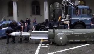 Poglejte, kakšno raketo so zasegli neonacistom v Italiji #video