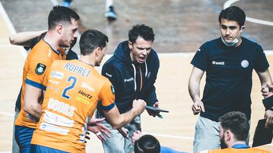 V ekipi ACH Volleyja po porazu napeto: počilo je med trenerjem in igralcem