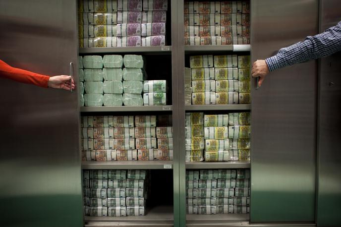 Bančni trezor | Nemčija bo v deželno banko NordLB vložila tri milijarde evrov. | Foto Matej Povše