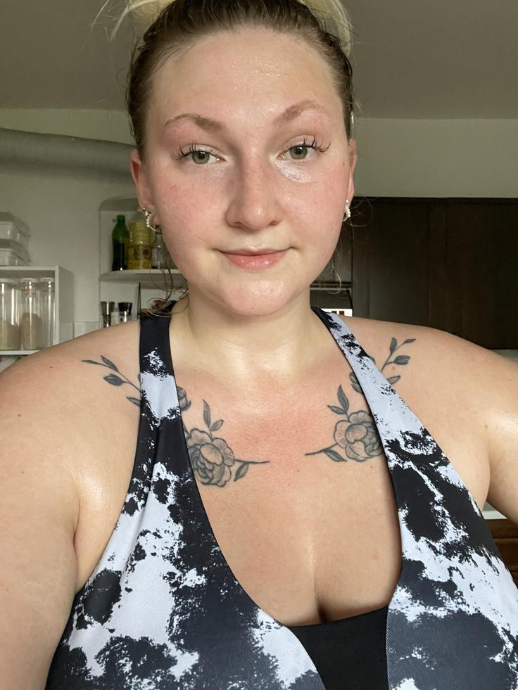 "Sama sebi se nikoli nisem zdela tako zelo močna, danes pa bi rekla, da sem si pred resnico na nek način zatiskala oči." | Foto: Osebni arhiv