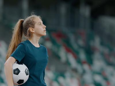 Lidl te pelje na UEFA Women’s EURO 2025 – v Basel ali na nogometni tabor za dekleta!