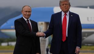 Trump naj bi Putinu predal zasedena ozemlja