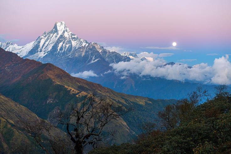 Imel je možnost občudovati razgled na sveto goro Mačapučara v Nepalu. | Foto: Tadej Bolta