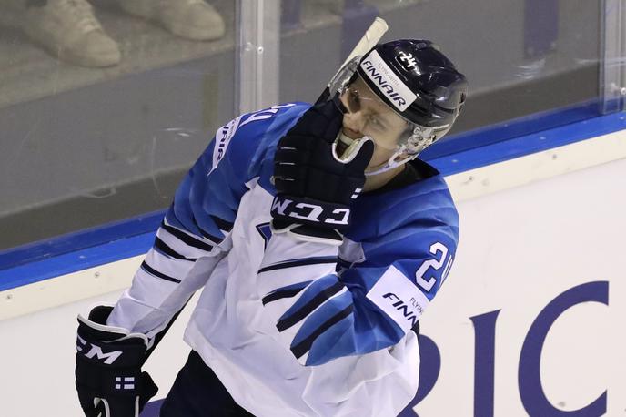 Kaapo Kakko | 18-letni Kaapo Kakko navdušuje na svetovnem prvenstvu na Slovaškem. Dosegel je pet od sedmih finskih zadetkov. | Foto Reuters