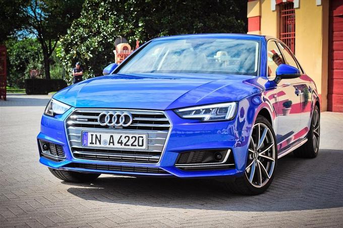 Franci Bolta, direktor znamke Audi v Sloveniji, je predstavitev novega A4 pospremil z besedami: "Ta model igra najpomembnejšo vlogo. Od začetka proizvodnje so jih prodali šest milijonov, v Sloveniji vsak četrti voznik audija vozi model A4." | Foto: 