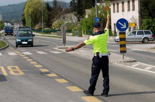 Pred Martinovo nedeljo poostren nadzor prometa #video